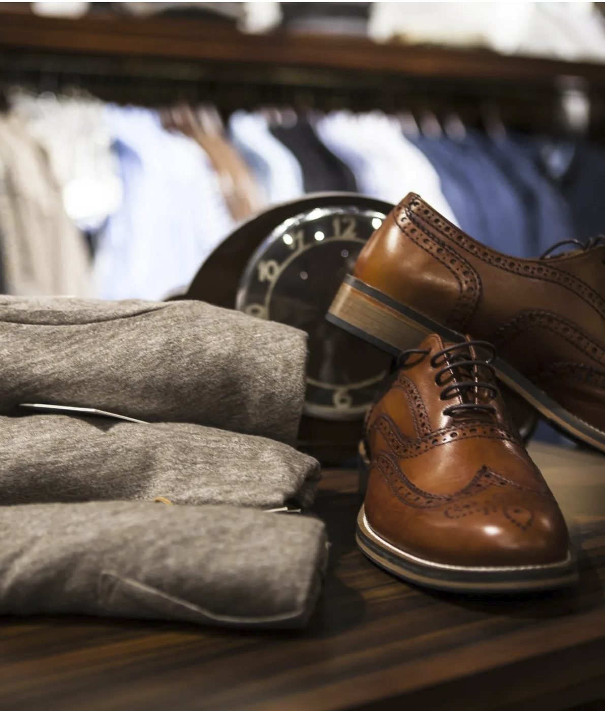 Buffing leather shoes with Yuppies Star Wax