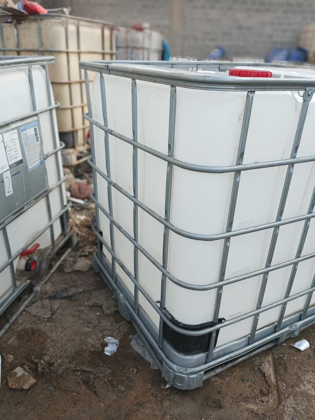 Refurbished 1000 litre IBC plastic tanks — wholesale supplier Karachi Pakistan